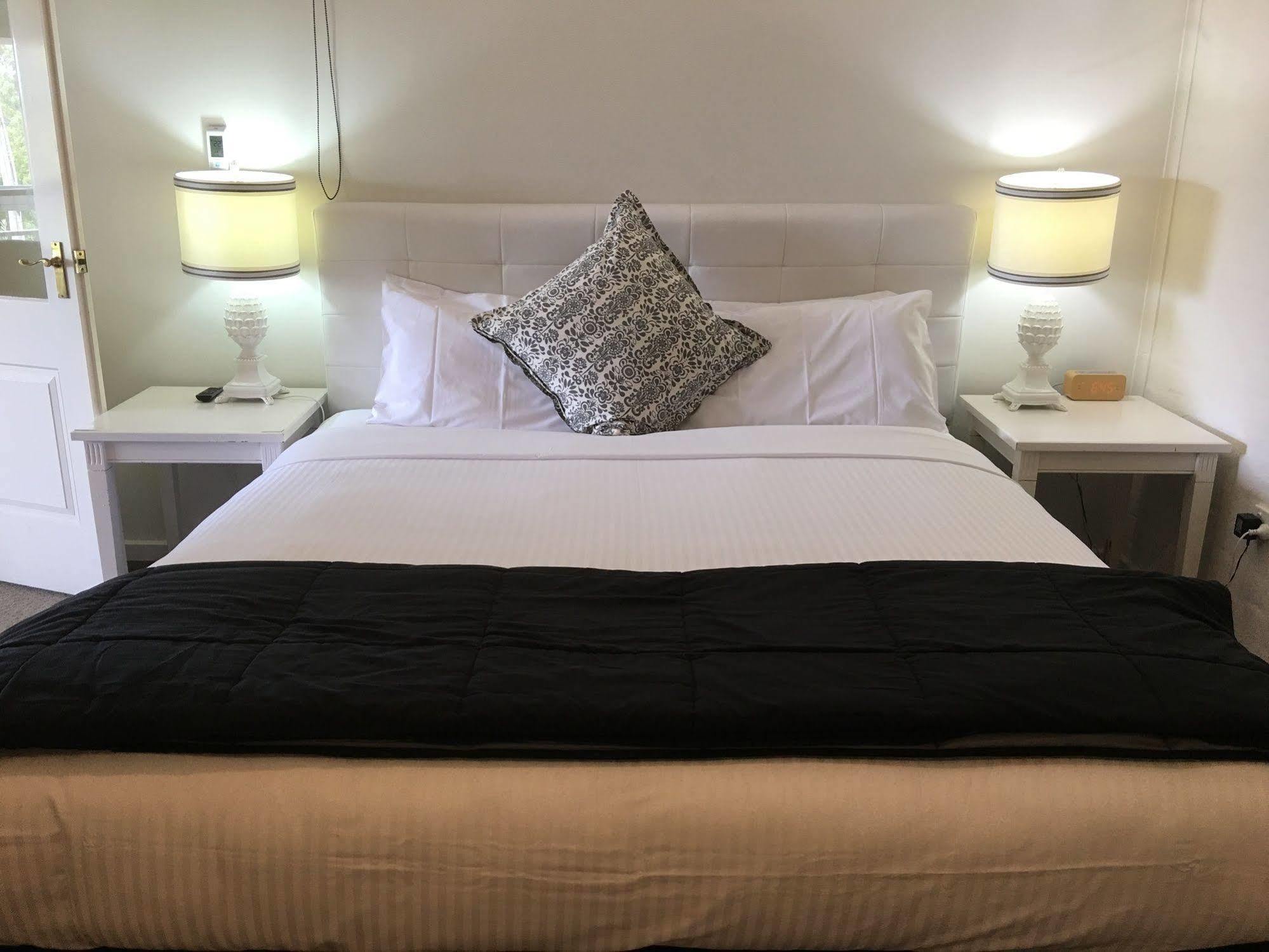 Norwood House Motel & Receptions Mornington Esterno foto